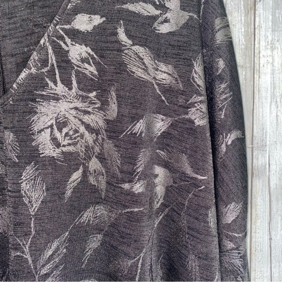 White House Black Market Silver Oversized Rose High Low Blouse - Picture 2 of 6